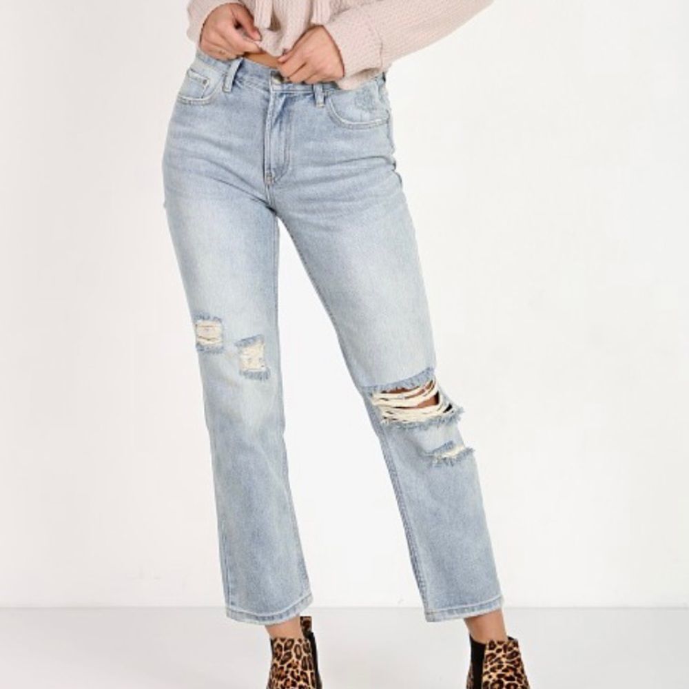 EVIDENT “Ghent Boyfriend Palms” distressed denim
